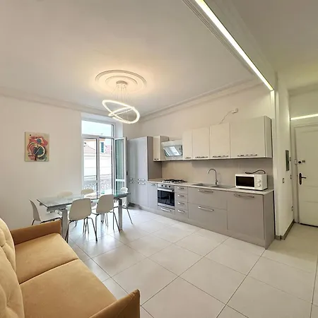 Sr7 - Spazioso In Piazza Colombo Apartament San Remo