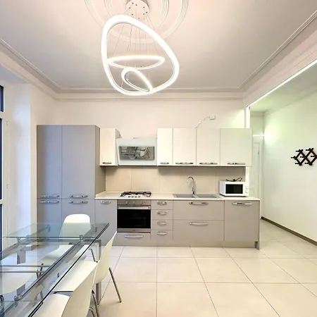 Sr7 - Spazioso In Piazza Colombo Apartament San Remo