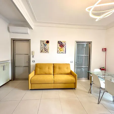 Sr7 - Spazioso In Piazza Colombo Appartement